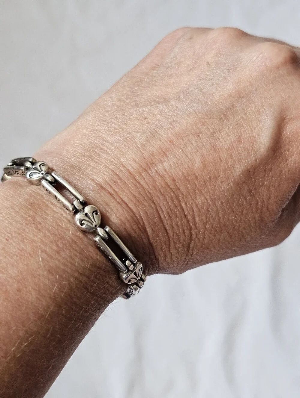 Brighton Pompeii Hearts Scrolled Bar Link Silver-Tone Bracelet
